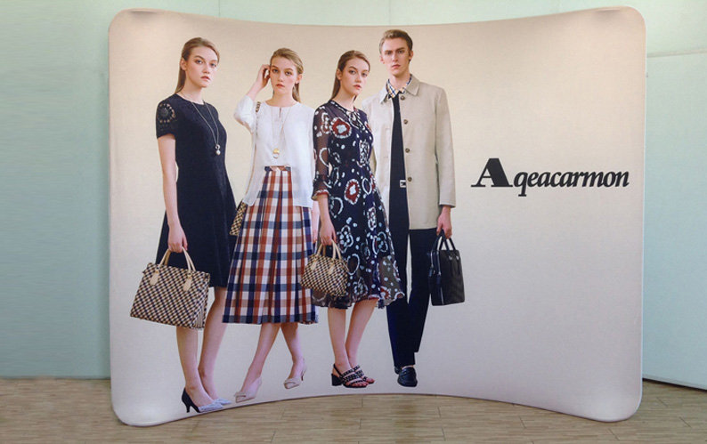 快幕秀弧形展架展示？